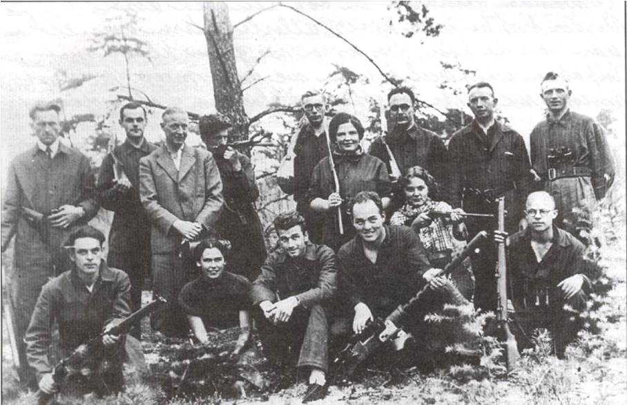 Dutch Resistance Group Photo image from http://upload.wikimedia.org/wikipedia/commons/2/21/Verzetsgroep_Dalfsen-Ommen-Lemelerveld.png