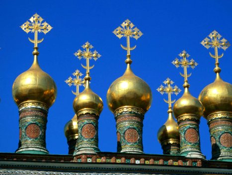 golden-domes-of-terem-palace-kremlin-moscow-russia-posters_i3645348_.htm