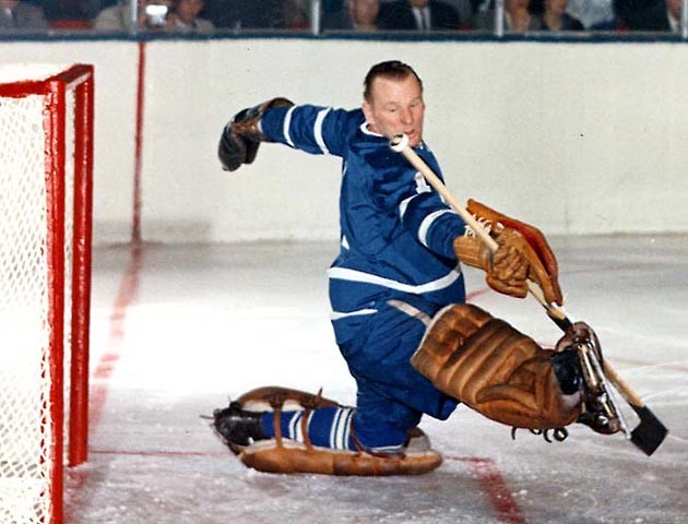 Johnny Bower 2007 Award Google image from http://www.dirtydangle.com/2012/01/wax-stain-rookie-johnny-bower.html