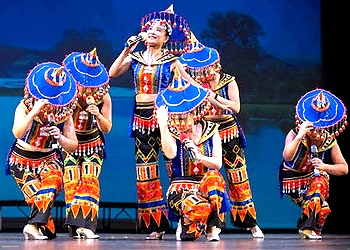 Kaleidoscope Chinese Performing Arts Society (KCPA) Moon Festival performance image from http://www.mississauga.com/print/1505594