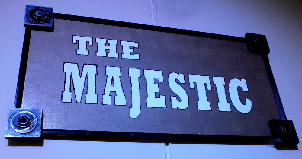 At the Majestic Sign photo by I Lee 26Sep14