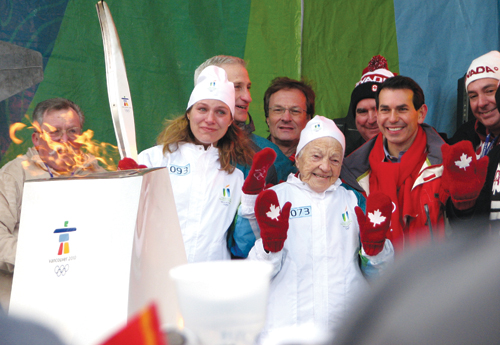 Olympic hockey gold medalist Cheryl Pounder with Mayor McCallion, MPP Bob Delaney and MP Peter Fonseca. Photo source: South Asian Generation Next, 23 Dec 2009