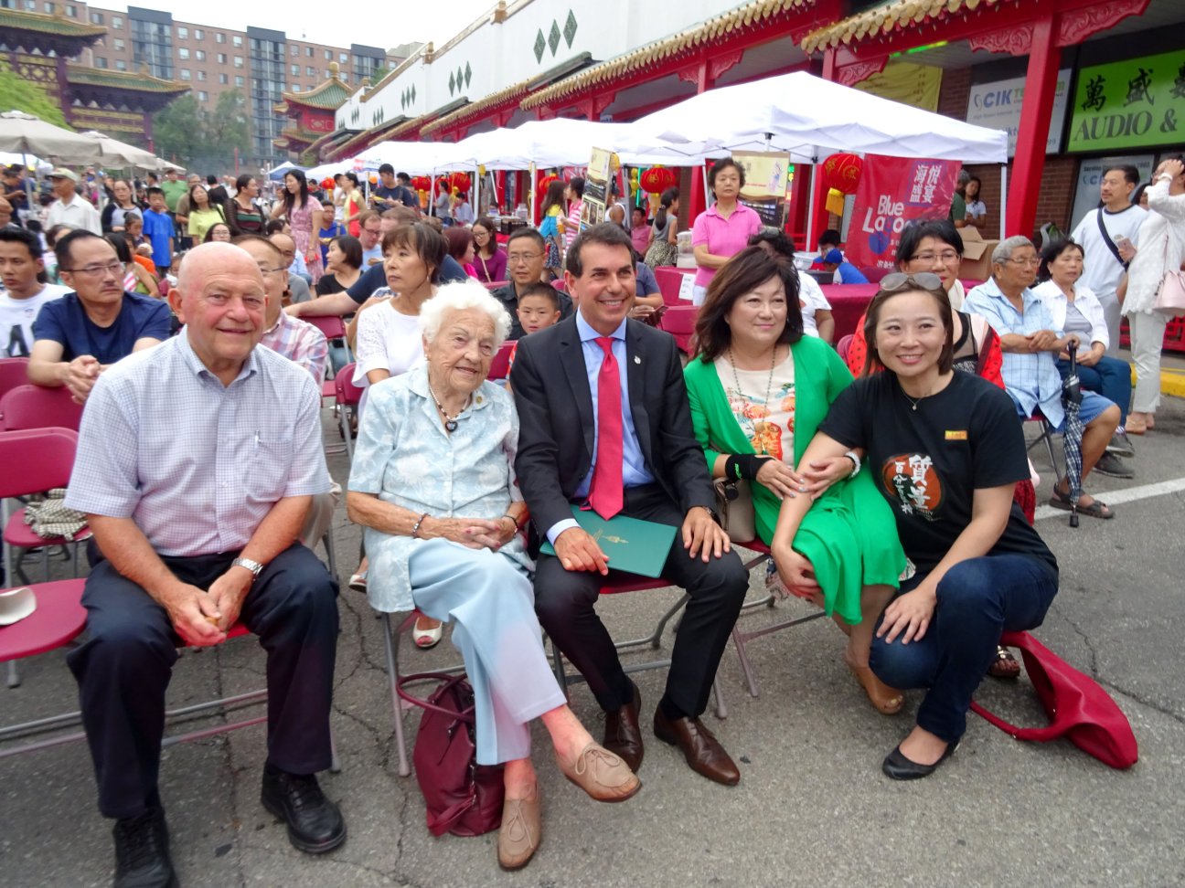 Ron Starr, Hazel McCallion, Peter Fonseca, Winnie Fung and Event Organizer at Chinese Mid-Autumn Festival at Mississauga Chinese Centre 10 September 2016 photo by I Lee