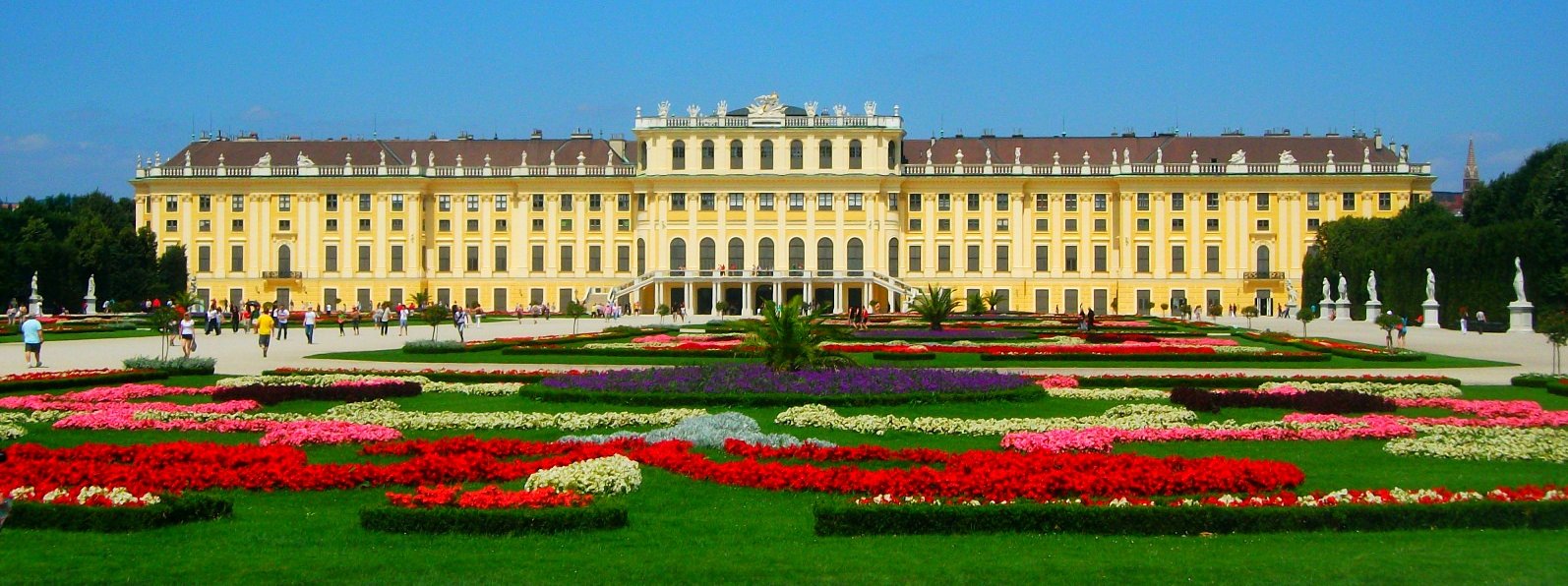 Schönbrunn Palace Vienna Google image from http://upload.wikimedia.org/wikipedia/commons/4/47/Sch%C3%B6nbrunn_Palace_01.jpg