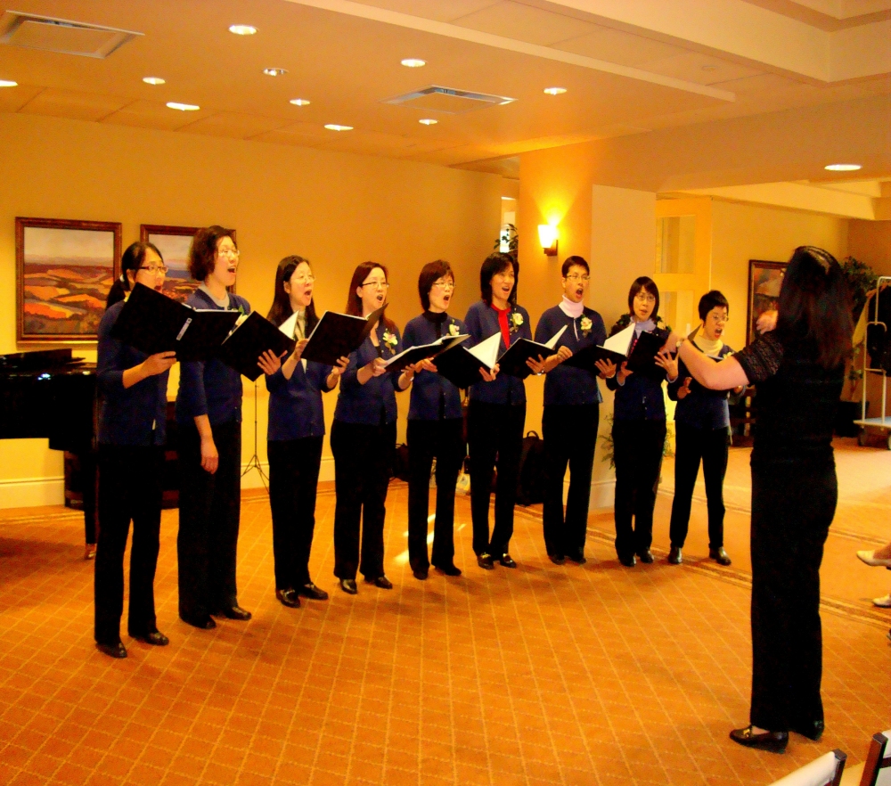 Song of Songs Choir from Mississauga Chinese Alliance Church - Photo taken at Palisades on the Glen 3 Dec. 2011