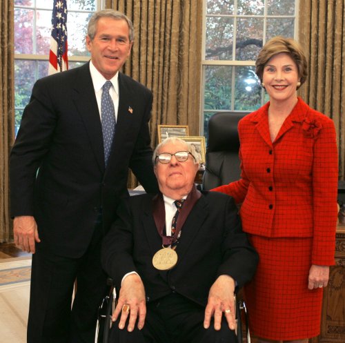 Image from www.nea.gov/news/news04/medals/Bradbury300.jpg