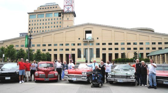 Classic Car Show in Mississauga Celebration Square image from http://d3img3do1wj44f.cloudfront.net/wp-content/uploads/2014/06/Classics-on-the-Squa41FFD0-556x371.jpg