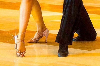 Dancing feet image from VIVAbuzz email 30Jun2017