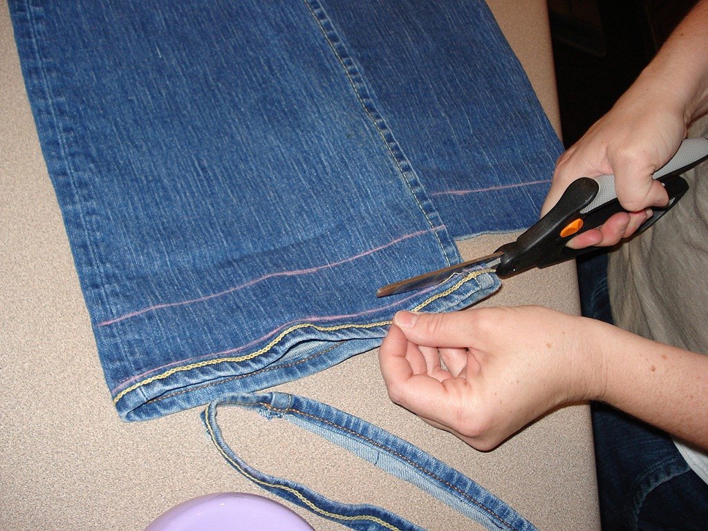 How to Hem Your Jeans Google image from http://shemadeitcrafts.com/wp-content/uploads/2011/05/Hem-Your-Jeans-She-Made-it-Crafts-7.jpg