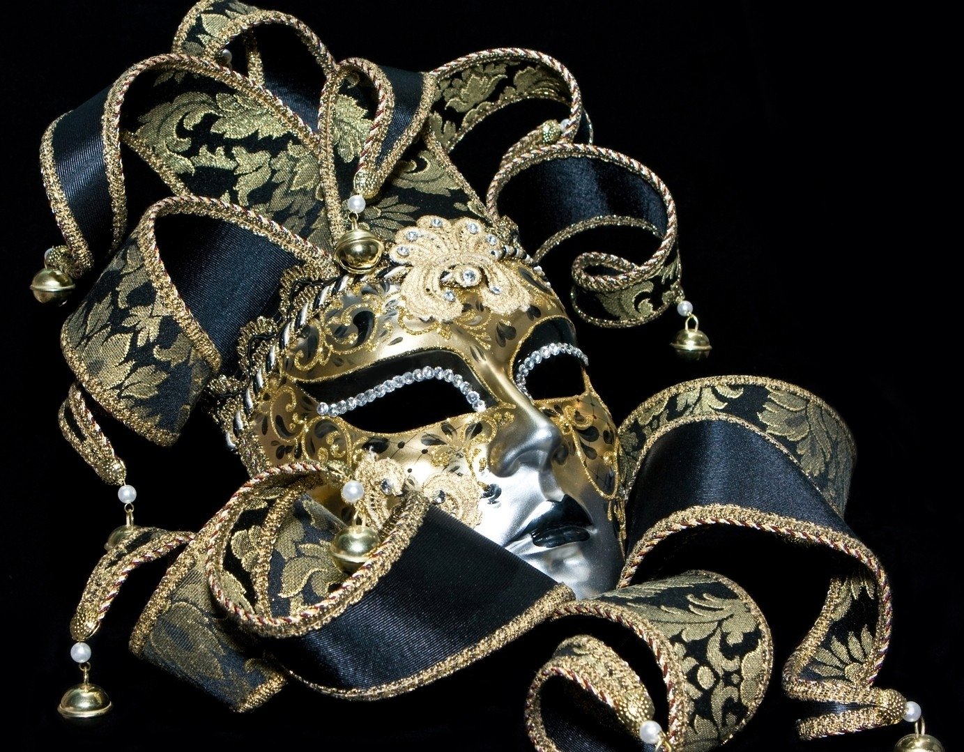 Mask Masquerade Google image from http://www.wallpapersshop.net/wp-content/uploads/2012/12/Mask-Masquerade.jpg