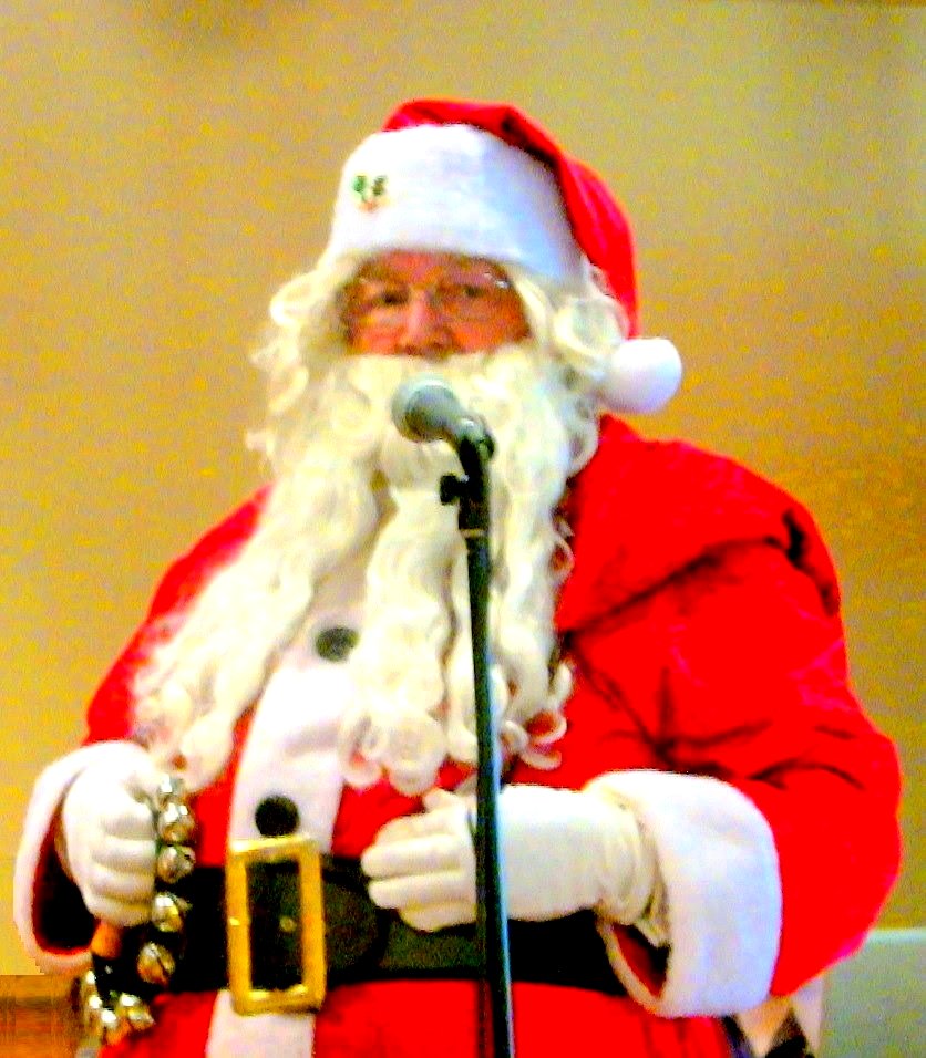 Santa Claus Vocal Motion Christmas in July photo by I Lee 2014